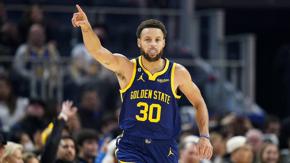 Stephen Curry hướng đến kỷ lục 3 điểm tiếp theo trong mùa giải NBA 2024-25